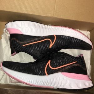Nike Renew women’s running shoes!🤩 NWT
